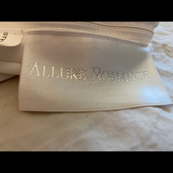 Wedding dress size 18 two hearts bridal - Picture 7 of 9